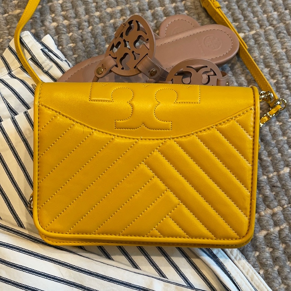 NWOT Tory Burch Alexa Lambskin bag
